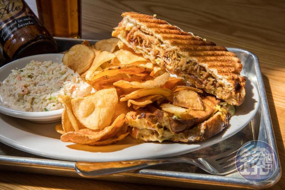 「Kentucky Cuban Sandwich」以煙燻手撕豬肉搭配波本威士忌芥末醬。（14.5美元／份，約NT$450）