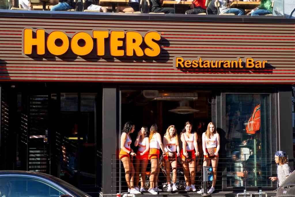 Video claims Hooters opened a ‘plus-size’ restaurant (Getty Images)