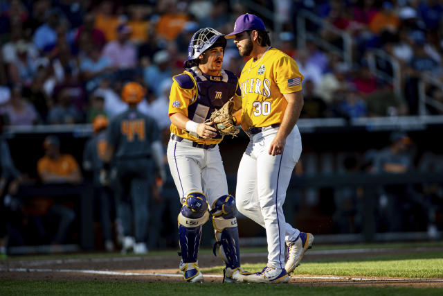 Tennessee baseball falls to LSU 5-0, season ends in CWS