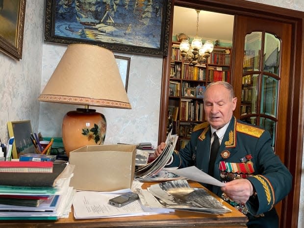 Former Soviet general Nikolai Tarakanov at his home in Moscow. He was one of the highest-ranking people on the ground in the aftermath of the Chornobyl explosion 35 years ago.