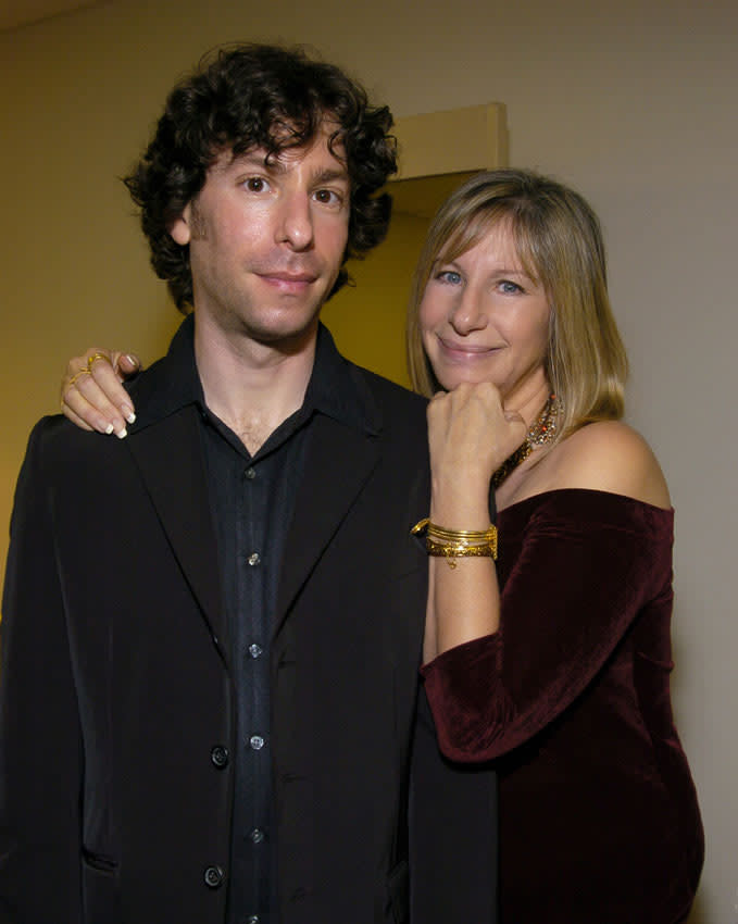 Barbra Streisand con su único hijo, Jason Gould