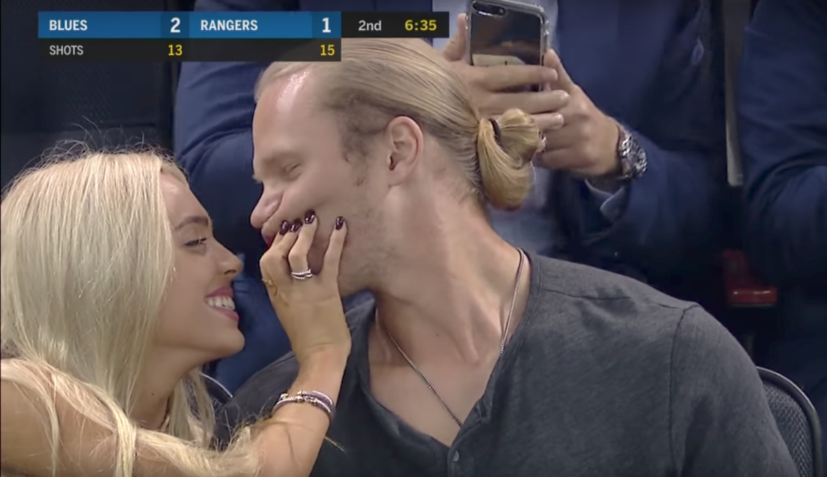 Syndergaard spotted at Knicks game with new love interest?