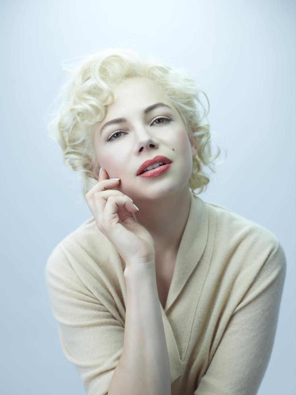 <b>Michelle Williams</b><br> Difficile de reconnaitre Michelle Williams, vue précédemment dans la série Dawson et des films tels que Blue Valentine… Elle incarne ici Marylin Monroe pour le biopic My Week with Marylin (sortie le 7 mars).