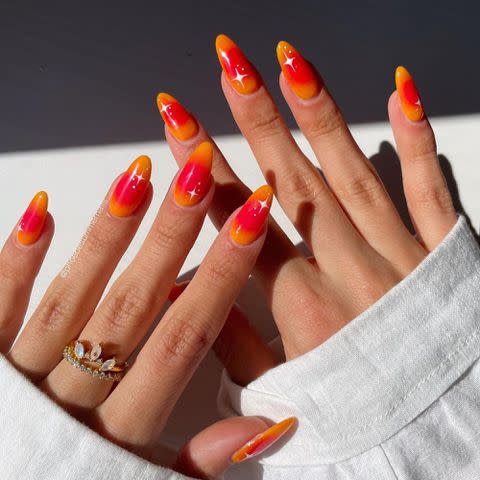 <p><a href="https://www.instagram.com/p/Cs6imoVMP9i/" data-component="link" data-source="inlineLink" data-type="externalLink" data-ordinal="1">@phoebesummernails</a> / Instagram</p>