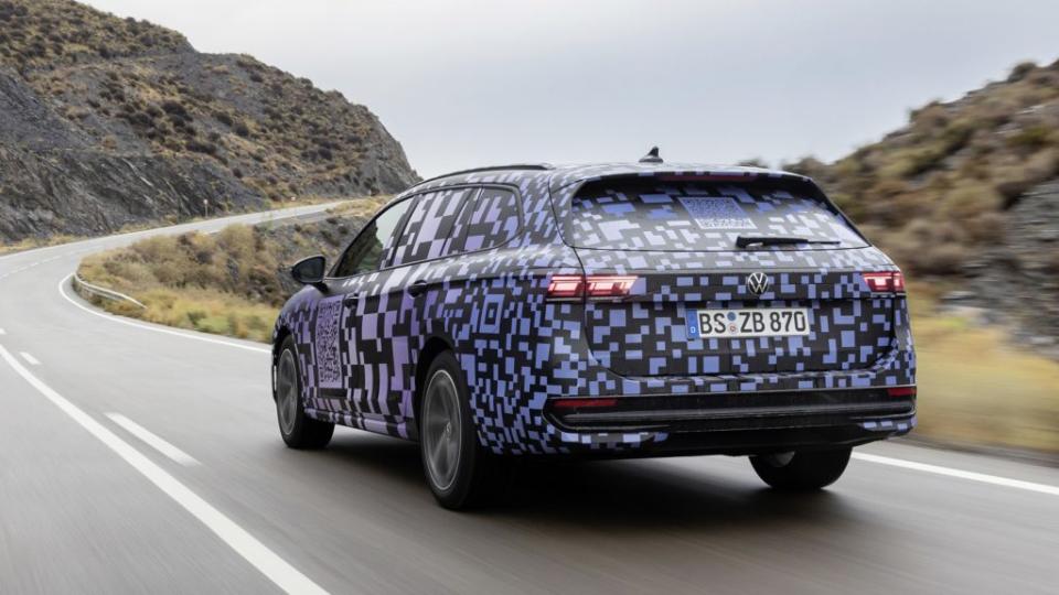新世代Passat的eHybrid將具備上看100公里純電行駛里程並且支援DC直流電快充。(圖片來源/ Volkswagen)