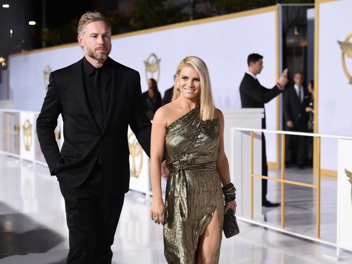 Jessica Simpson shares wedding anniversary gift on Instagram