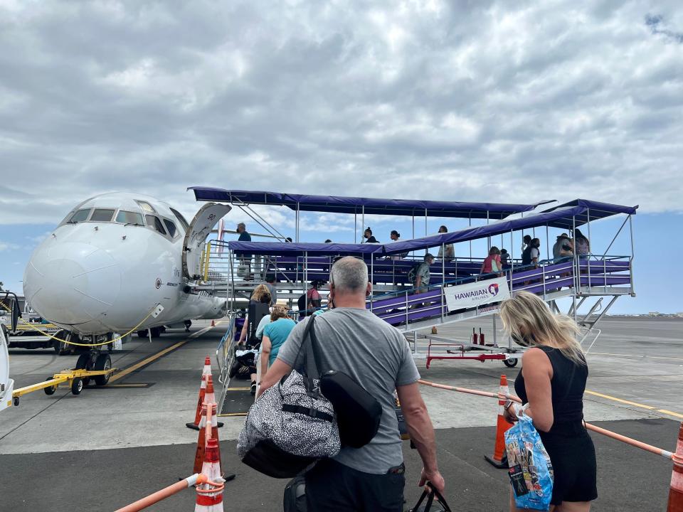 a hawaiian airlines flight boarding