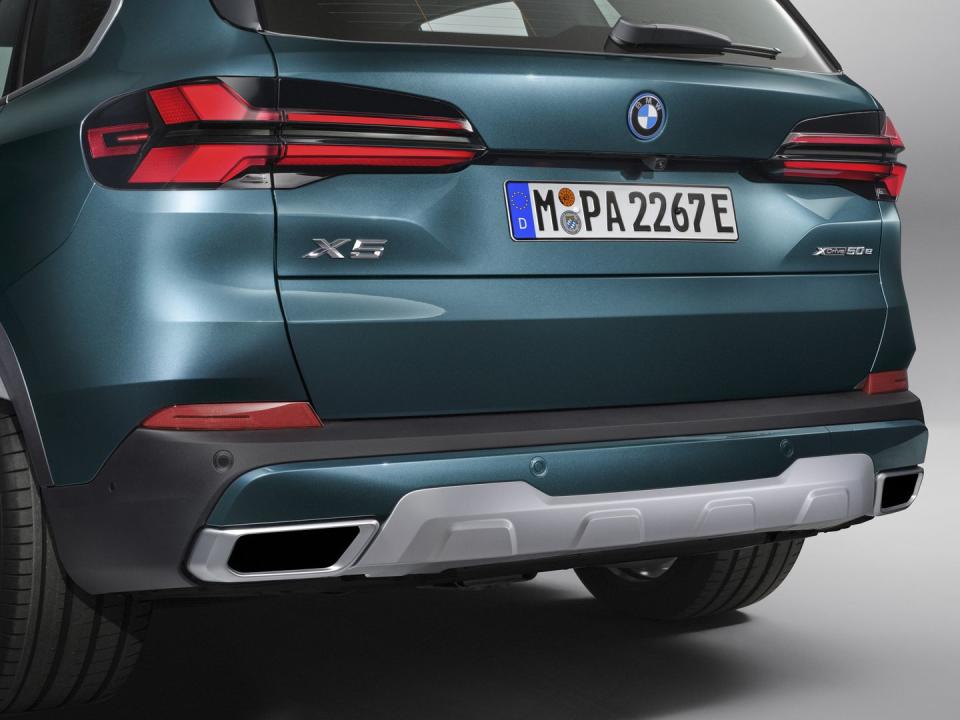 <p>2024 BMW X5</p>