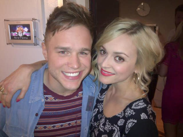 Celebrity photos: We do like it when the celebs get all friendly, so we were loving this picture of Olly Murs hanging out with Fearne Cotton hanging out earlier this week. We’d like to join the club, please.