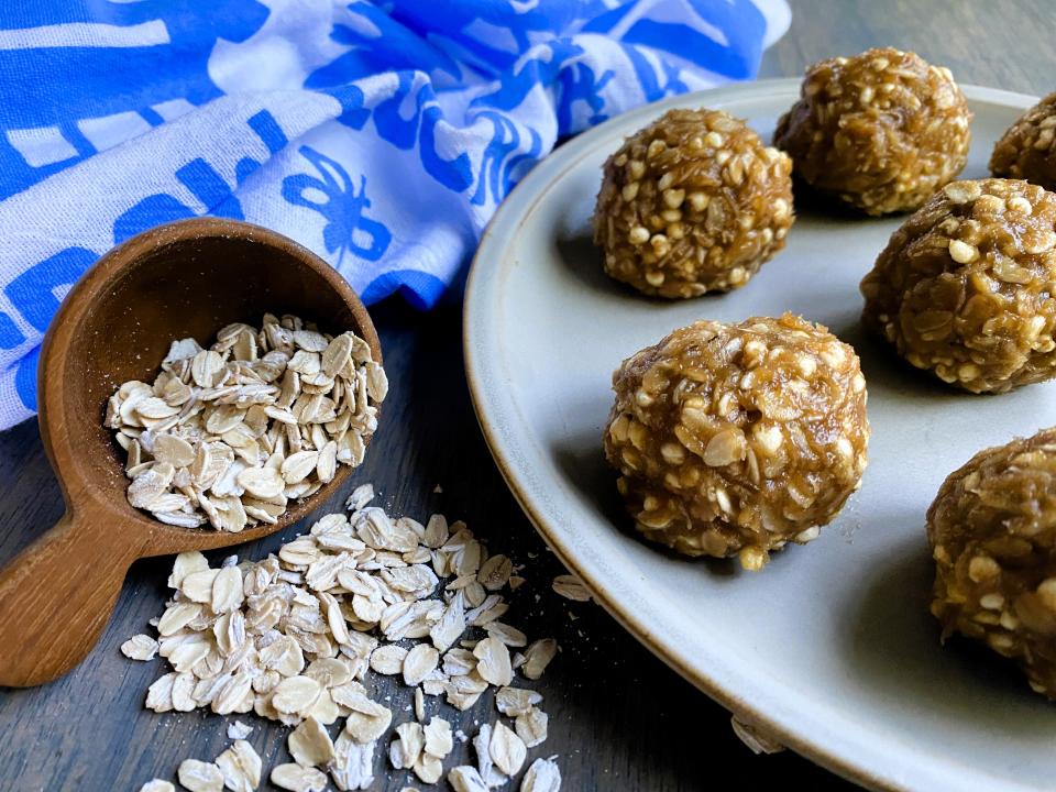 These chewy granola balls are great for an afternoon snack, part of a balanced breakfast, or even a sweet treat after dinner.