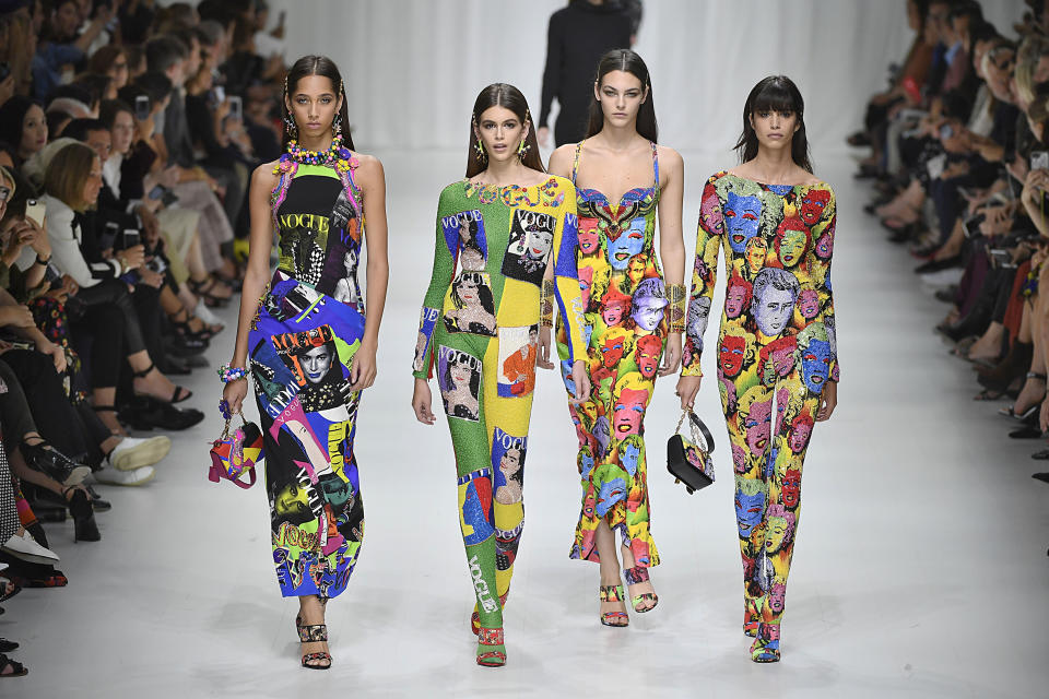 Die „Tribute“-Kollektion von Versace bei der Fashion Week in Mailand. (Bild: ddp Images)