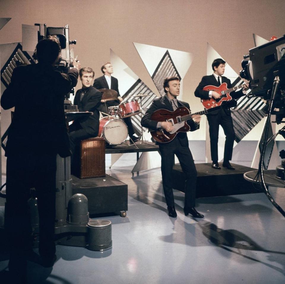 Gerry and the Pacemakers recording Thank Your Lucky Stars in 1964 - Alamy