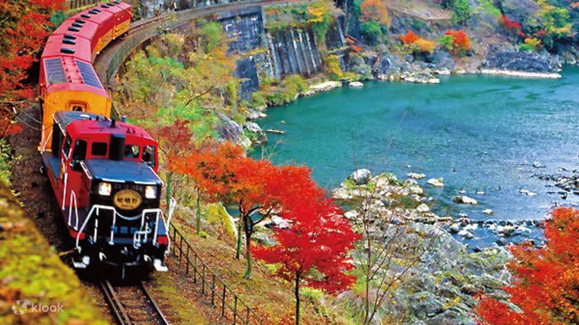 Kyoto Arashiyama & Sagano Train & Sanzenin Temple Day Tour丨Osaka/Kyoto Departure. (Photo: Klook SG)