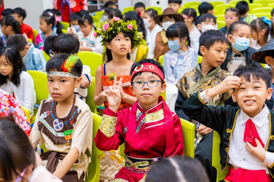 <span>香港路德會增城兆霖學校的學生穿上不同的民族服飾參加是次活動。</span>