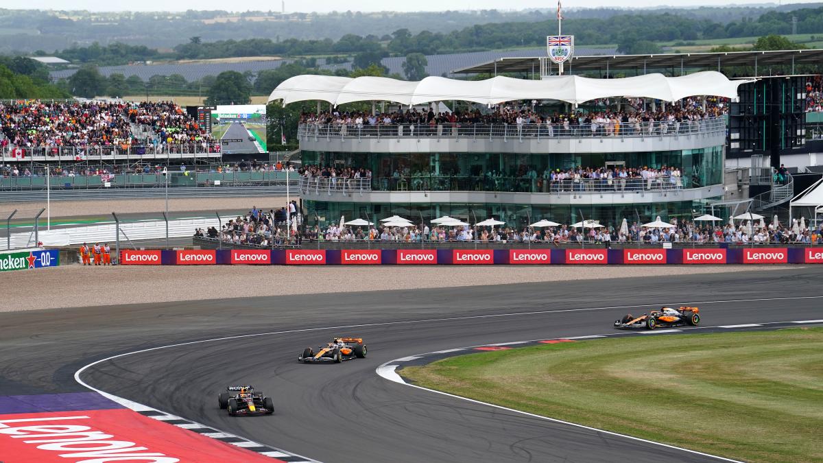 Lando Norris' lap guide to world-famous Silverstone ahead of British Grand  Prix - Yahoo Sport