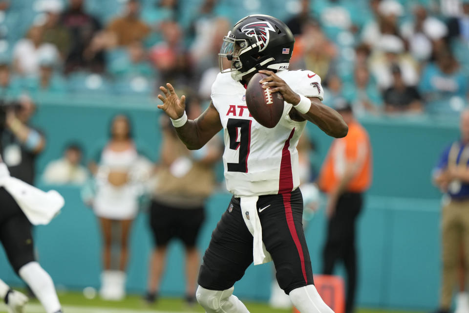 Atlanta Falcons quarterback Michael Penix Jr. (9) aims a pass during the first half of a pre season NFL football game against the Miami Dolphins, Friday, Aug. 9, 2024, in Miami Gardens, Fla. (AP Photo/Lynne Sladky)