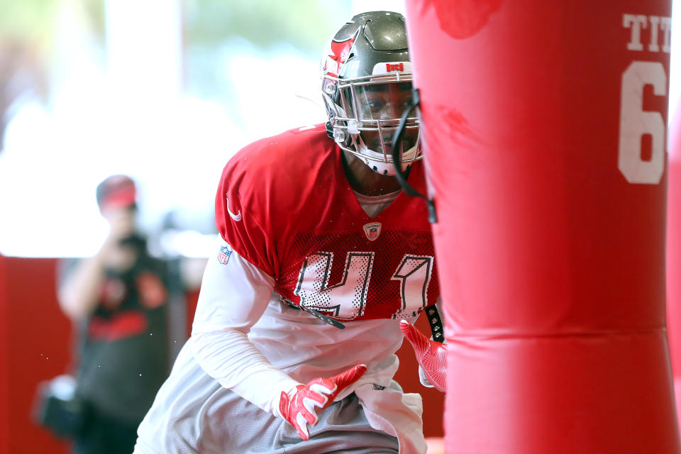 The Buccaneers promoted linebacker Kahzin Daniels to the 53-man roster on Wednesday. Daniels is blind in his right eye after a childhood accident. (Cliff Welch/Getty Images)