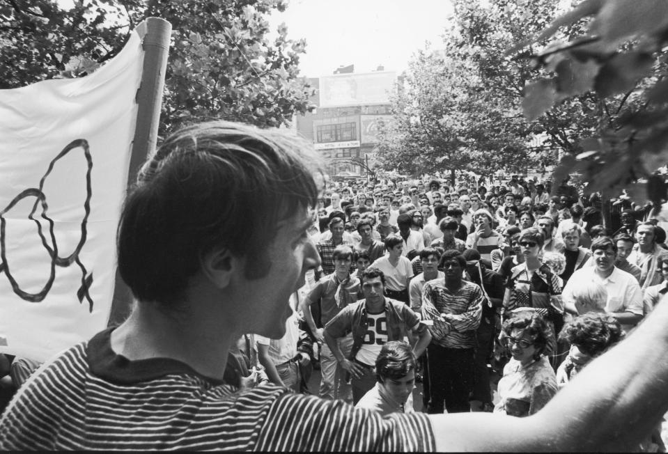 One month after the demonstrations and conflict at the Stonewall Inn, activist Marty Robinson speaks to a crowd of approximately 200 people before marching in the first mass rally in support of gay rights in New York City, July 27, 1969. (Photo: Fred W. McDarrah/Getty Images)