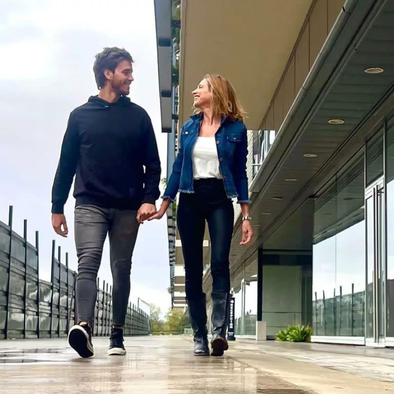 Alina Moine junto a Federico Giuliani: blanquearon su amor bajo la lluvia 