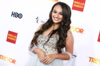 <p>Die 16-jährige Jazz Jennings wurde als Junge geboren und entwickelte sich zu einer der bekanntesten und gleichzeitig jüngsten LGBTQ-Aktivistinnen der Welt. Als sie sechs Jahre alt war, absolvierte sie erste TV-Auftritte mit ihren Eltern, um offen darüber zu sprechen, mit welchen Herausforderungen man als junger Transgender konfrontiert wird. 2007 gründete sie mit ihren Eltern die „TransKids Purple Rainbow Foundation“ und unterstützt und berät andere Teenies. Seit 2015 soll ihre eigene Reality-TV-Show „I am Jazz“ helfen, dass Mitglieder der LGBTQ-Gemeinde noch besser akzeptiert und verstanden werden. (Bild: AP Photo) </p>