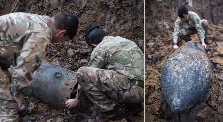 Army experts work to defuse the bomb (PA)