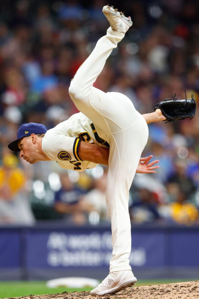 Milwaukee Brewers on X: Tonight's Play Ball Kid is the daughter of Brewers  Manager Craig Counsell. Let's hear it, Rowan! #ThisIsMyCrew   / X