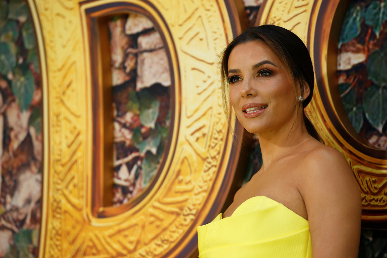 Eva Longoria poses for photo at the premiere for the movie 