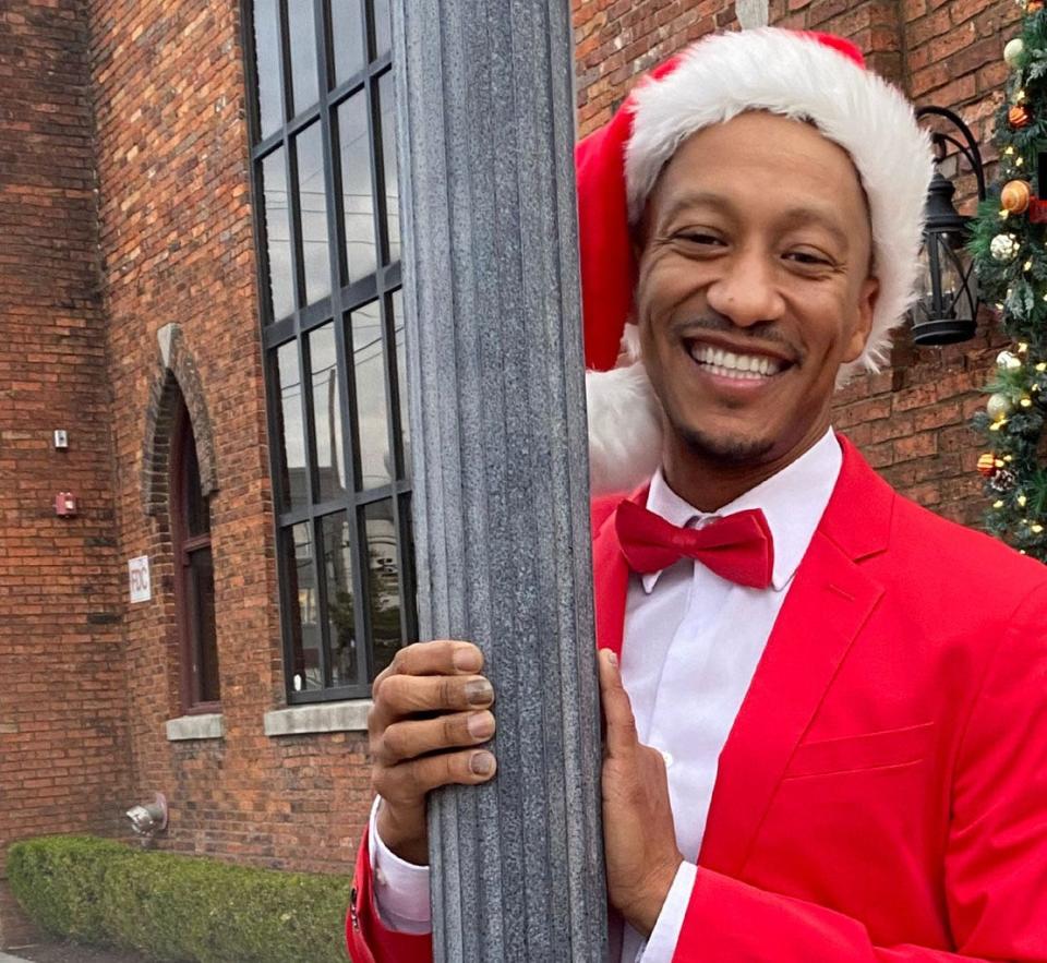 Broadway vet Brian Whitted hosts "Brian Whitted's Very Merry Downtown Christmas" for Opera House Theatre Co.