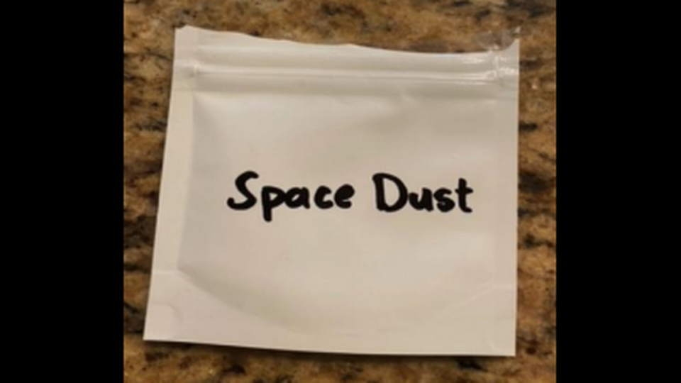 “Space Dust” kratom product.