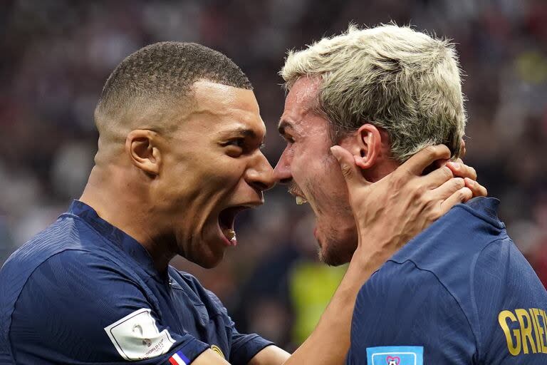 Kylian Mbappé y Antoine Griezmann compartirían la delantera del seleccionado olímpico francés en París 2024; Giroud se les podría haber sumado, pero no podrá hacerlo tras confirmarse su pase a la MLS, donde debutará en agosto