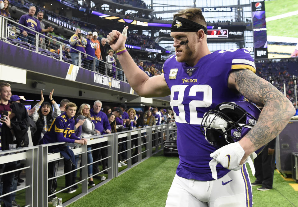 MINNEAPOLIS, MINNESOTA - NOVEMBER 17:   Kyle Rudolph #82 of the Minnesota Vikings celebrates a 27-23 win against the Denver Broncos at U.S. Bank Stadium on November 17, 2019 in Minneapolis, Minnesota. (Photo by Hannah Foslien/Getty Images)