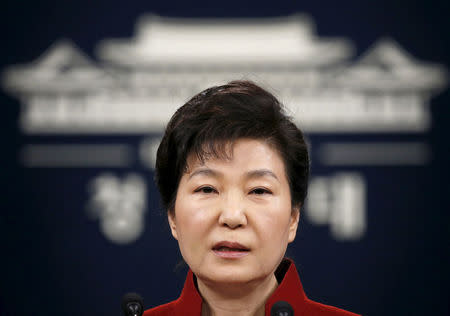 FILE PHOTO: South Korean President Park Geun-hye addresses the nation at the Presidential Blue House in Seoul, South Korea, January 13, 2016. REUTERS/Kim Hong-Ji/File Photo