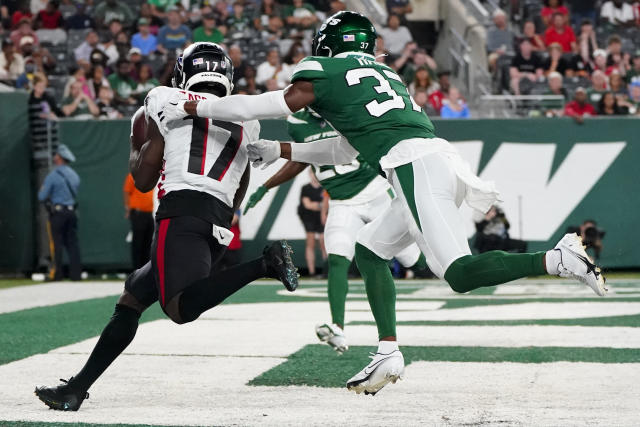 EAST RUTHERFORD, NJ - AUGUST 22: Atlanta Falcons quarterback Marcus Mariota  (1) during warm up prior to the National Football League game between the  New York Jets and the Atlanta Falcons on