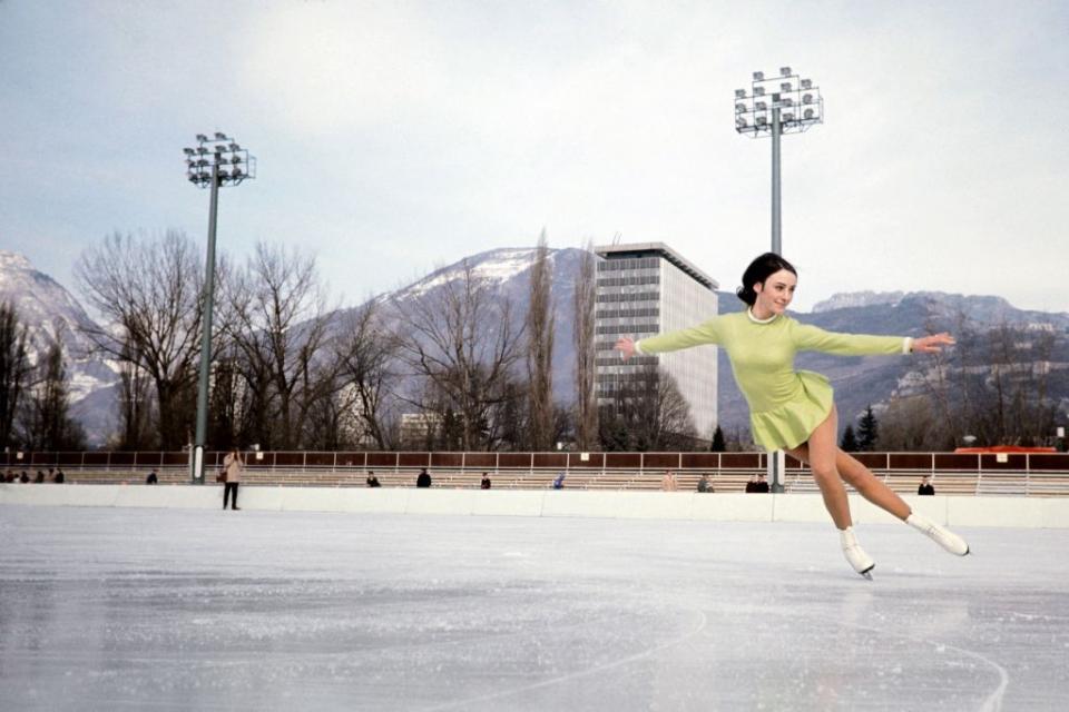 <p>Peggy Fleming is a major reason why ice skating is the beloved Olympic event it is today. Her coach <a href="https://www.britannica.com/biography/Peggy-Fleming" rel="nofollow noopener" target="_blank" data-ylk="slk:Bill Kipp;elm:context_link;itc:0;sec:content-canvas" class="link ">Bill Kipp</a> died in the Sabena Flight 548 plane crash in 1961, which <a href="https://en.wikipedia.org/wiki/Sabena_Flight_548" rel="nofollow noopener" target="_blank" data-ylk="slk:killed all 72 people on board;elm:context_link;itc:0;sec:content-canvas" class="link ">killed all 72 people on board</a>—all Team USA skaters, their families, and coaches traveling to the world championships. After the tragedy, Peggy helped rebuild the world of figure skating. In the years after, she won five consecutive U.S. women’s championships, and brought home America's <a href="https://olympics.com/en/athletes/peggy-fleming" rel="nofollow noopener" target="_blank" data-ylk="slk:only figure skating gold medal;elm:context_link;itc:0;sec:content-canvas" class="link ">only figure skating gold medal</a> in the 1968 Olympics. </p>