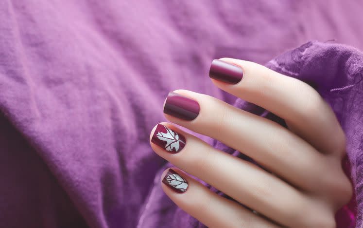 21) Deep Purple Thanksgiving Nails