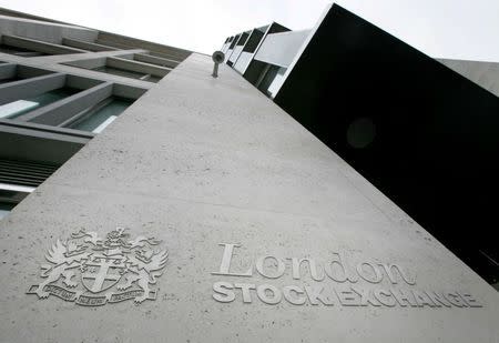 The outside of the London Stock Exchange building is seen in the City of London, March 7, 2005. The London Stock Exchange board has met to review its options after Deutsche Boerse scrapped a 1.3 billion pound ($2.5 billion) plan to buy it, leaving Euronext as the only party with a declared interest in winning control of Europe's largest equity market. REUTERS/Toby Melville