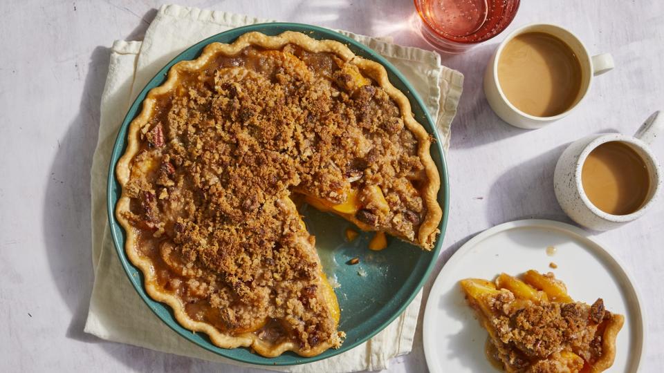 Peach Crumble Pie