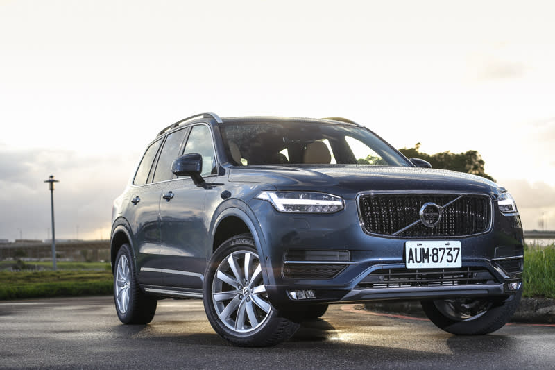 針對2018年式XC90車系，以T5車型取代原有T6動力車型，大幅降低汽油動力車型的入手門檻。