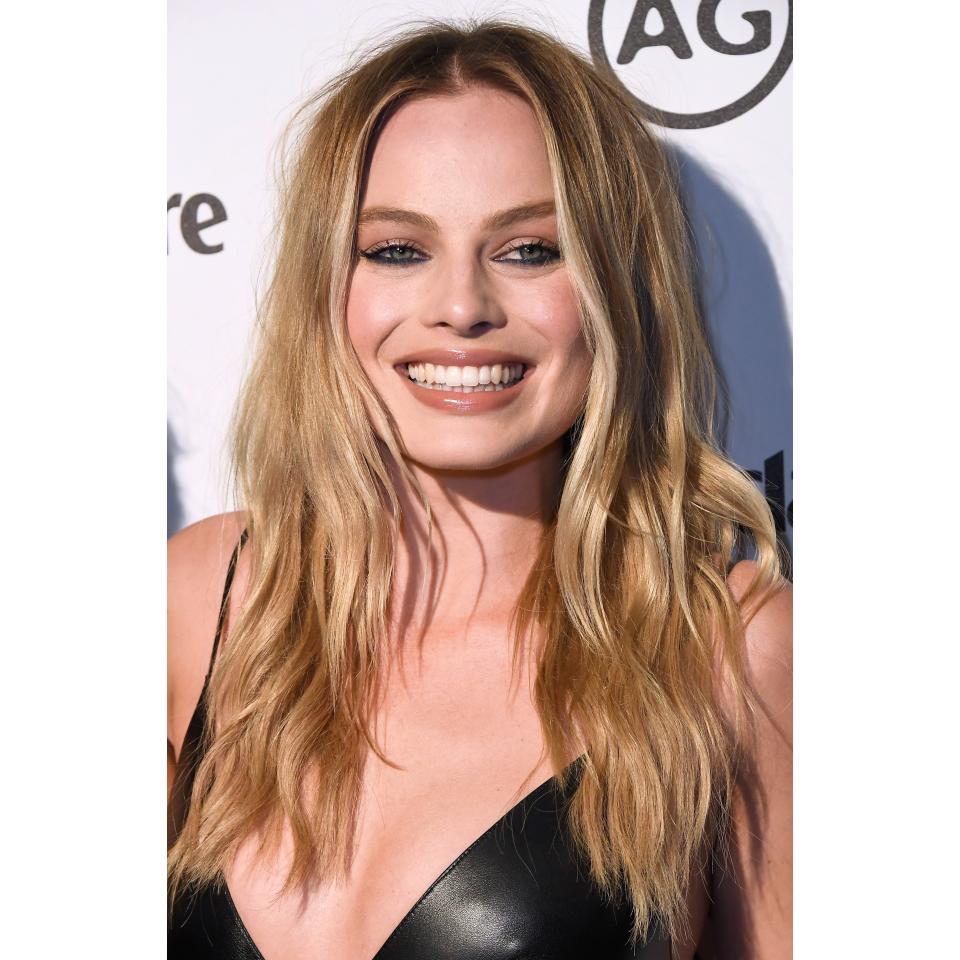 Margot Robbie's Beachy-Waves