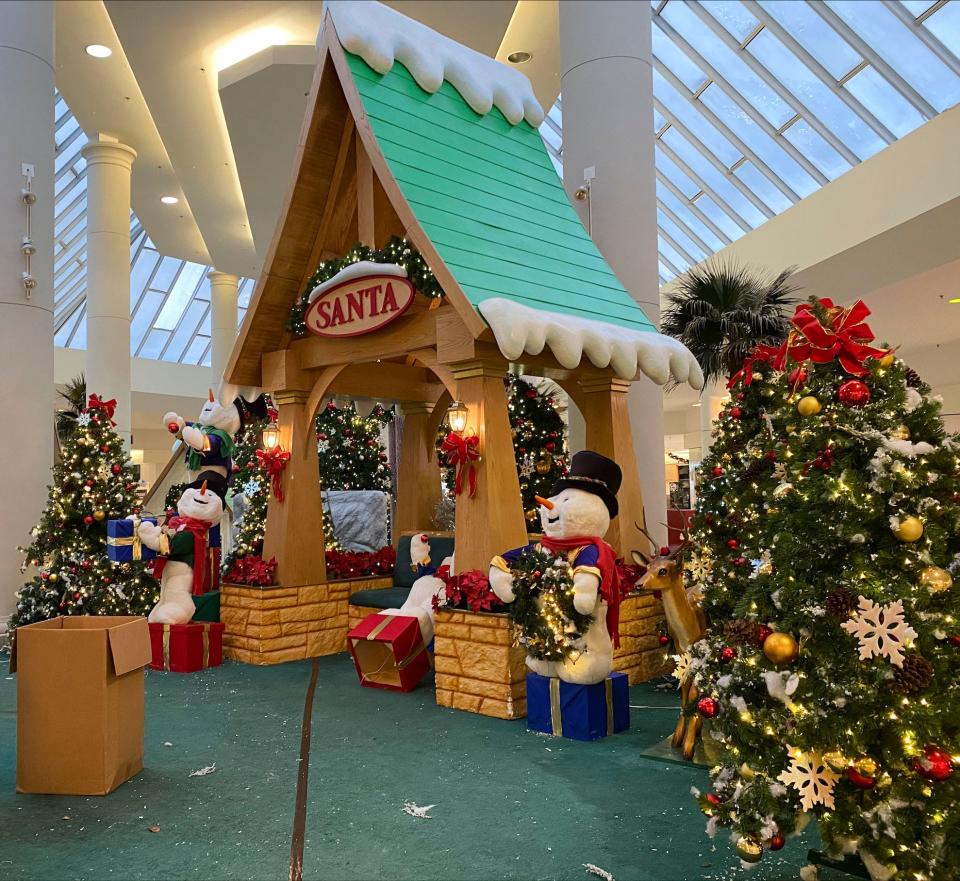 Nov 14, 2022; Tuscaloosa, Alabama, USA;  The University Mall is seen as stores prepare for the holiday shopping season.