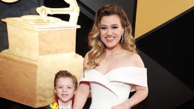 Kelly Clarkson Brings Son Remington as Her Grammys Plus-One