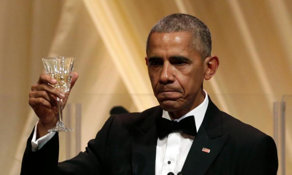 Cheers! President Barack Obama is set to earn $400,000 from an audience of Wall Street bankers.