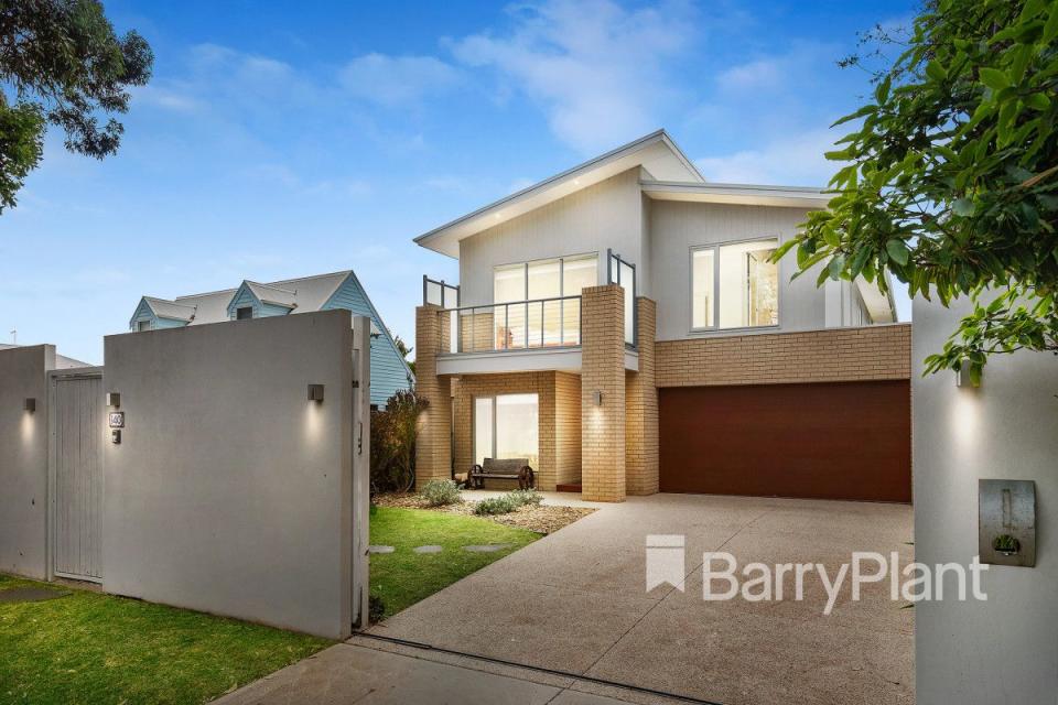 140 Dromana Parade, Safety Beach. Source: Barry Plant Photography/Domain