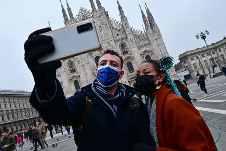 La ciudadanía italiana permite el libre ingreso y tránsito tanto por Italia como por el Espacio Schengen de la Unión Europea, entre otras cosas 