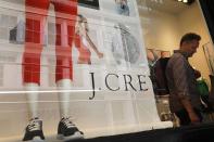 <p>Después de un descenso del 12% en sus ventas durante el último trimestre de 2017, la compañía estadounidense de moda J. Crew tiene previsto cerrar unas 50 tiendas durante los primeros meses de este 2018. (Foto: Spencer Platt / Getty Images). </p>