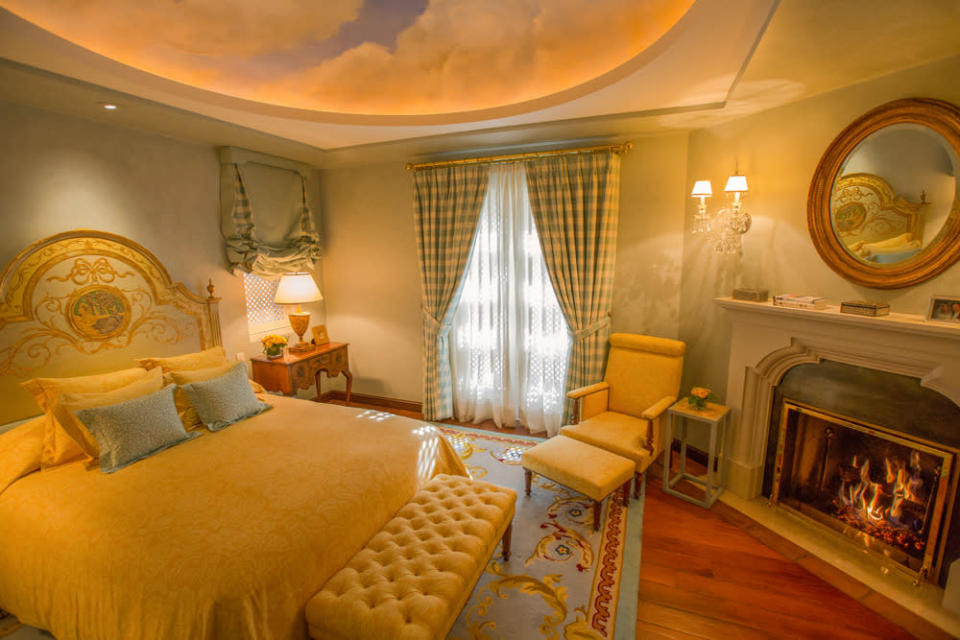 Ladies’ Guest Bedroom Suite