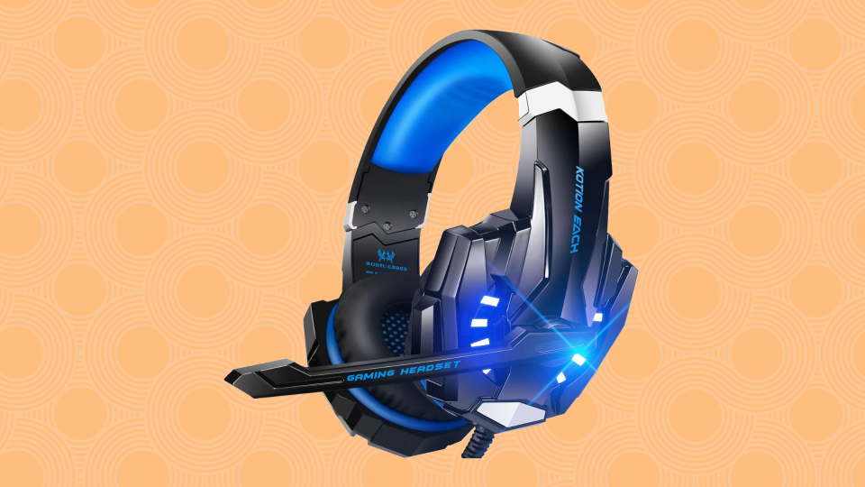 The BenGoo gaming headset is 65 percent off—it's not too early to shop for holiday gifts. (Photo: Amazon)