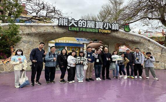 麗寶樂園渡假區坐擁水、陸雙樂園、麗寶福容大飯店、賽車主題旅店、麗寶OUTLET MALL、國際賽車場、天空之夢摩天輪，為全台灣最大綜合休閒渡假區。疫後首波邀請港、澳門媒體貴賓團前來渡假區踩點，體驗吃喝玩樂住All in One的遊程。臺中市政府觀旅局也安排后里、豐原周邊景點體驗，包含中社觀光花市賞花、后里馬場觀賞馬術特技秀、流星花園景觀餐廳與雲仙谷觀光果園享受田園採果樂等，整趟旅程下來，港澳媒體們意猶未盡，紛紛讚賞身心靈完全放鬆，豐富多元景點玩不完！