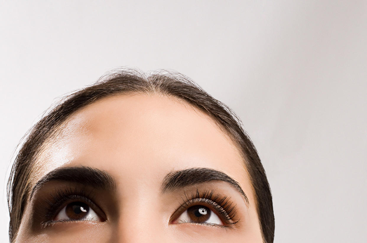 There’s a new drug that may just bring your brows back. (Photo: Getty Images)