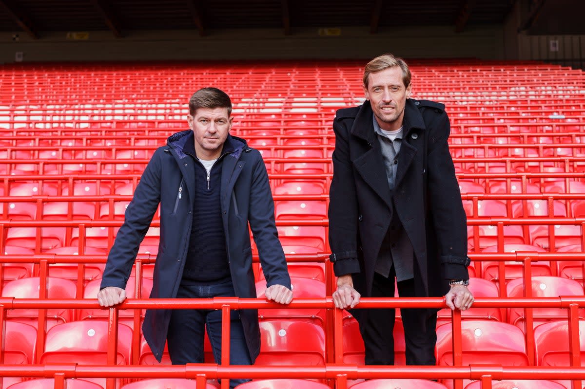 Steven Gerrard and Peter Crouch  (Handout)